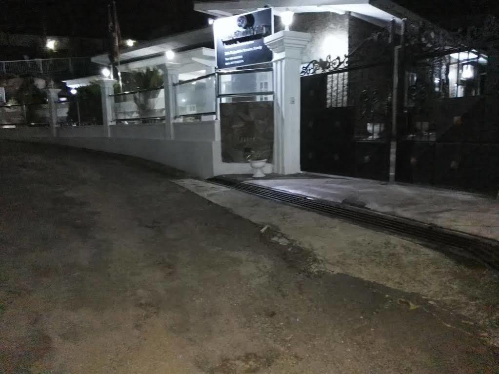 Anna Shanthi Villa Канди Экстерьер фото
